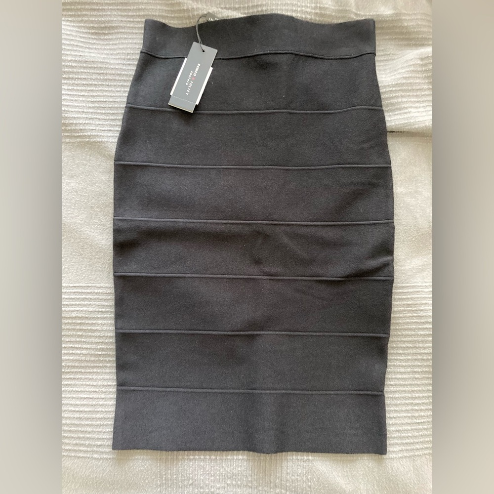 NWT Black Bodycon Banded Skirt, Size S